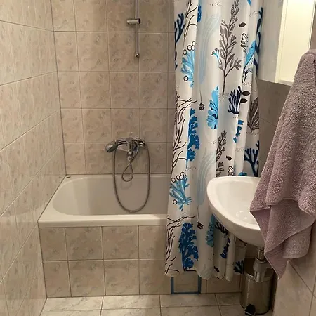 Apartment Yasmin Close To The
