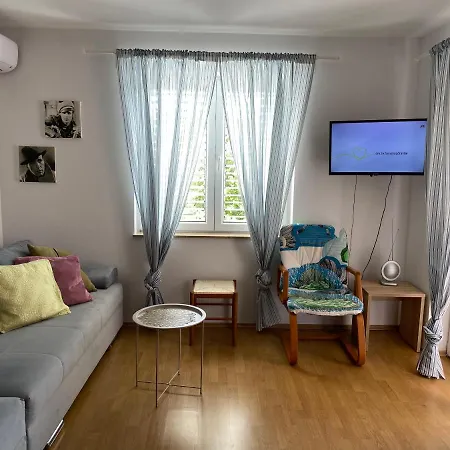 Apartment Yasmin Close To The *