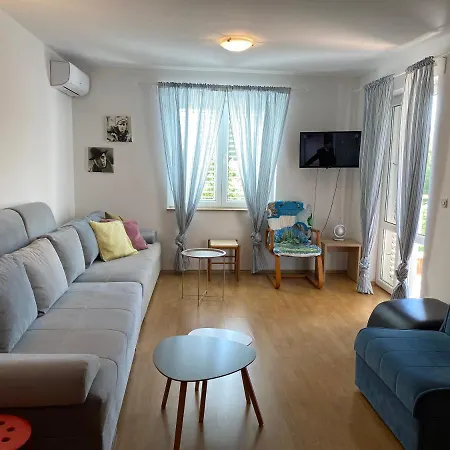 Apartment Yasmin Close To The *