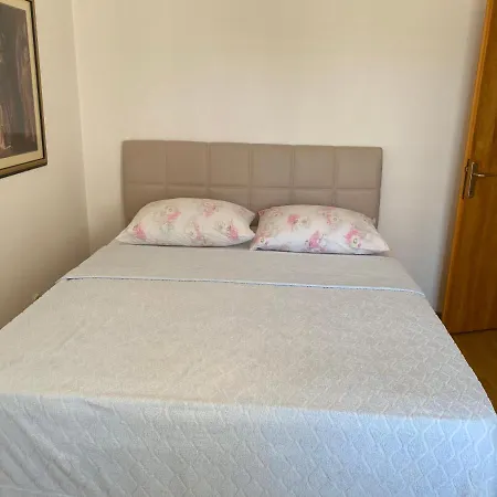 Yasmin Close To The Apartment Makarska